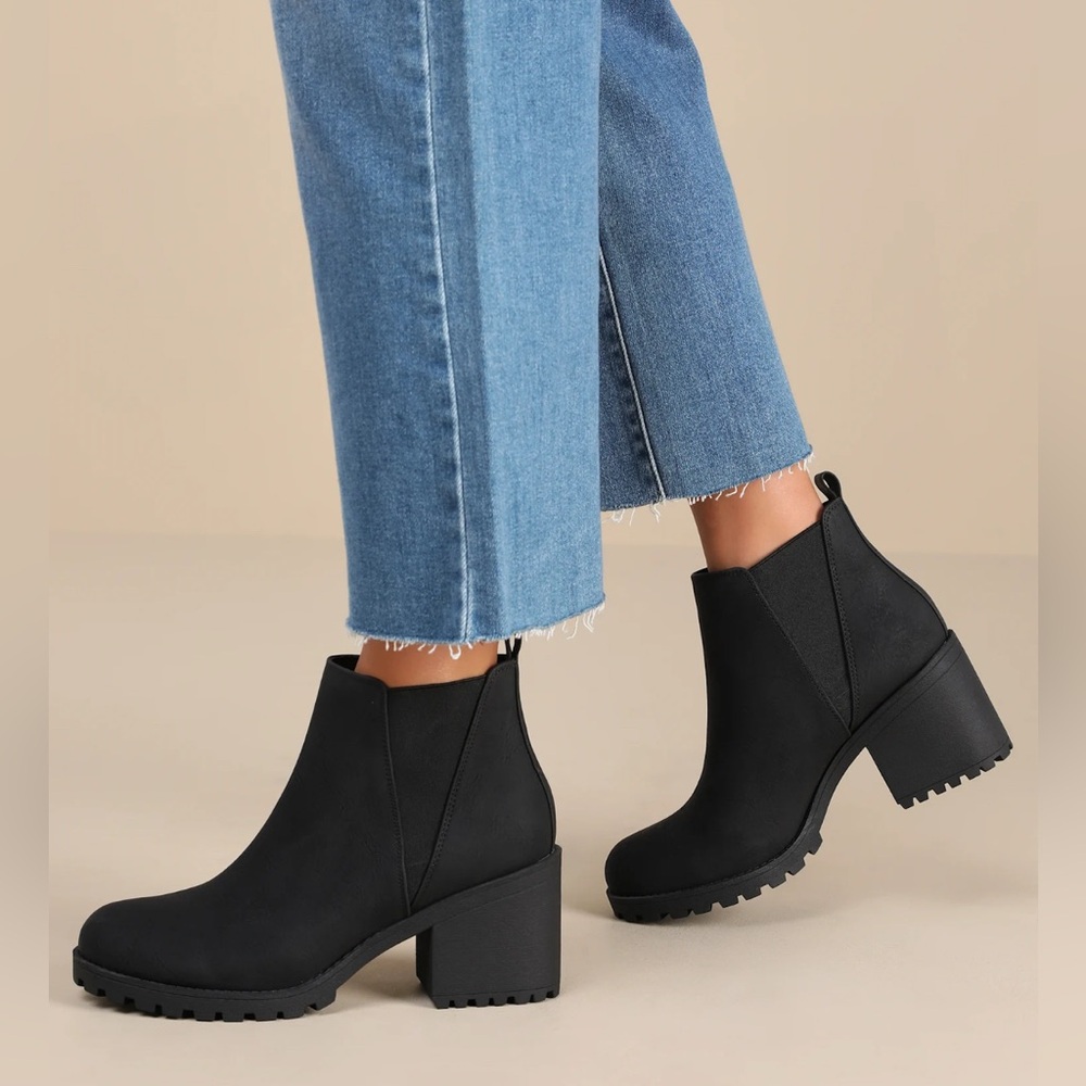 ‘Dirty Laundry’ Lisbon Lug Sole Chelsea Boots - Picture 4 of 8